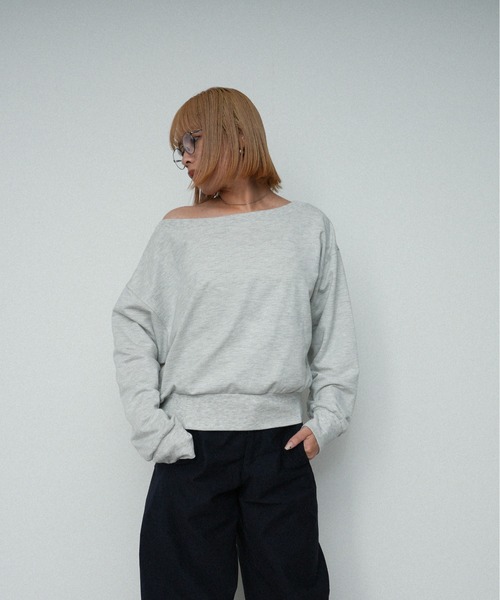OFROOM(オフルーム)の「Off-Shoulder Sweat Top|オフショルスウェットトップス(Tシャツ/カットソー・レディース・グレー/アイボリー/チャコールグレー・FREE)」の6枚目の写真