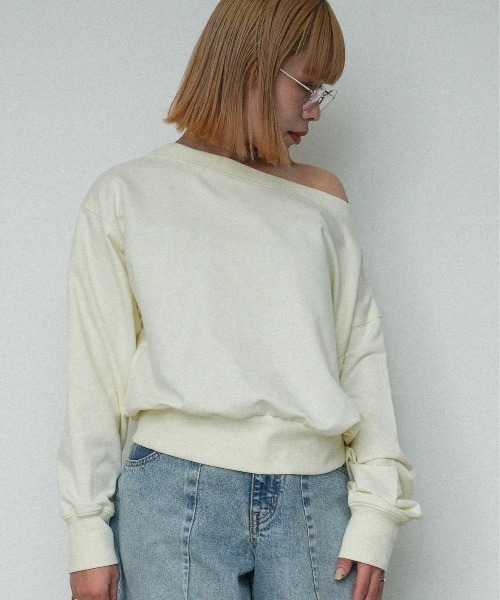 OFROOM(オフルーム)の「Off-Shoulder Sweat Top|オフショルスウェットトップス(Tシャツ/カットソー・レディース・グレー/アイボリー/チャコールグレー・FREE)」の19枚目の写真
