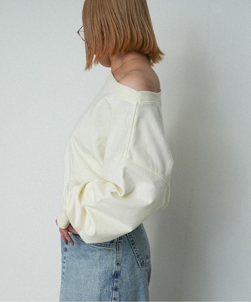 OFROOM(オフルーム)の「Off-Shoulder Sweat Top|オフショルスウェットトップス(Tシャツ/カットソー・レディース・グレー/アイボリー/チャコールグレー・FREE)」の22枚目の写真