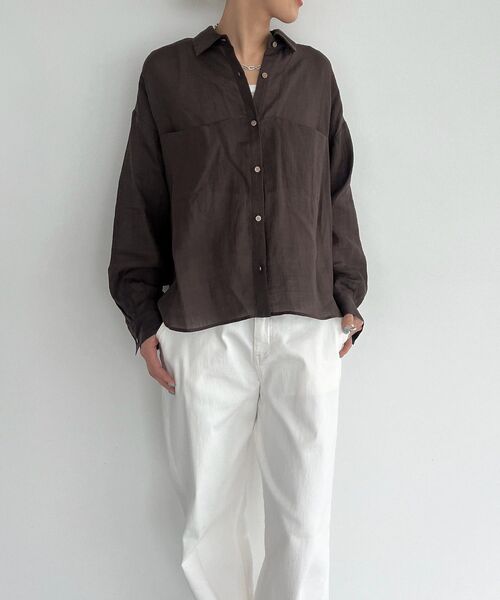 GARAGE OF GOOD CLOTHING(ガレージオブグッドクロージング)の「リネン切り替えポケットショート丈シャツ(シャツ/ブラウス・レディース・ブラウン/オレンジ/オフホワイト・FREE)」の2枚目の写真