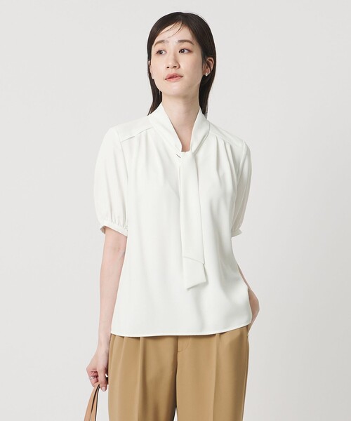 UNITED ARROWS（ユナイテッドアローズ）の「ボウタイ ショートスリーブ ブラウス（シャツ/ブラウス・レディース・その他2/オフホワイト/ネイビー・FREE）」の2枚目の写真