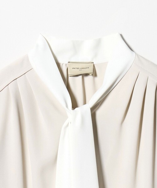 UNITED ARROWS（ユナイテッドアローズ）の「ボウタイ ショートスリーブ ブラウス（シャツ/ブラウス・レディース・その他2/オフホワイト/ネイビー・FREE）」の10枚目の写真