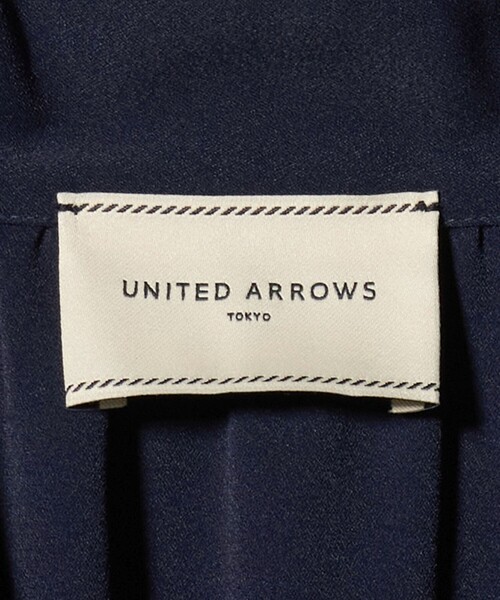 UNITED ARROWS（ユナイテッドアローズ）の「ボウタイ ショートスリーブ ブラウス（シャツ/ブラウス・レディース・その他2/オフホワイト/ネイビー・FREE）」の5枚目の写真