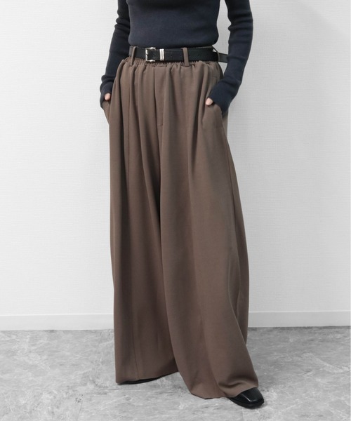 THE CELL.(ザセルドット)の「カットジョーゼット セルフカット コクーンワイド イージーパンツ SELF-CUT COCOON WIDE EASYPANTS(その他パンツ・レディース・アイボリー/グレイッシュベージュ/チャコールグレー/ブラック/ブラウン・FREE)」の1枚目の写真