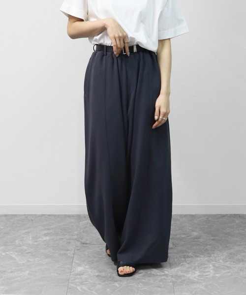 THE CELL.(ザセルドット)の「カットジョーゼット セルフカット コクーンワイド イージーパンツ SELF-CUT COCOON WIDE EASYPANTS(その他パンツ・レディース・アイボリー/グレイッシュベージュ/チャコールグレー/ブラック/ブラウン・FREE)」の4枚目の写真