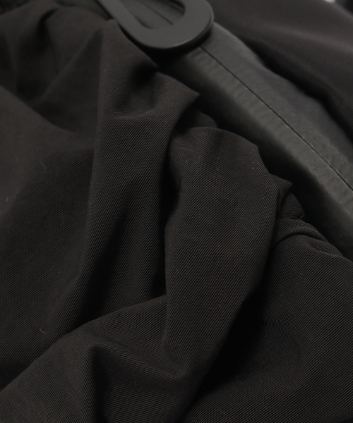 Cote&Ciel（コートエシエル）の「COTE&CIEL NEVA GATHERED（ショルダーバッグ・メンズ・ブラック・FREE）」の2枚目の写真