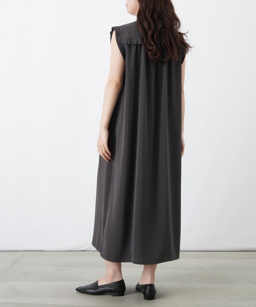 LUCA/LADY LUCK LUCA（ルカ/レディラックルカ）の「LC/LLL プリーツフリルワンピース/プリーツノースリワンピース（ワンピース・レディース・チャコールグレー/ブラック・FREE）」の3枚目の写真