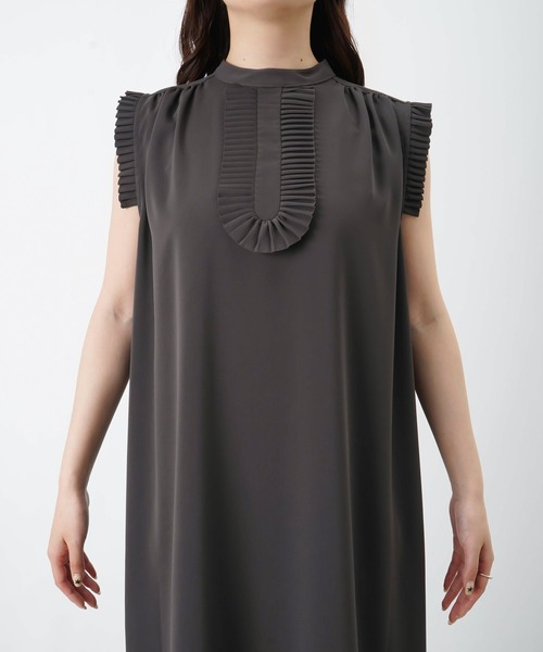 LUCA/LADY LUCK LUCA（ルカ/レディラックルカ）の「LC/LLL プリーツフリルワンピース/プリーツノースリワンピース（ワンピース・レディース・チャコールグレー/ブラック・FREE）」の5枚目の写真