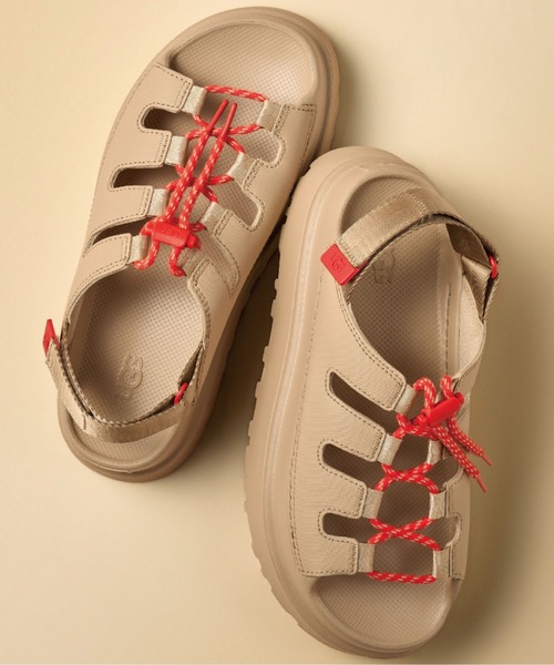 UGG(アグ)の「W GOLDENGLOW TOGGLE 1179370-MDSD(サンダル・レディース・ベージュ・9/8/7/6/5)」の2枚目の写真