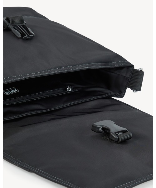 KENZO(ケンゾー)の「'KENZO Signature' メッセンジャー バッグ(メッセンジャーバッグ・メンズ・ブラック系その他・ONE SIZE)」の4枚目の写真