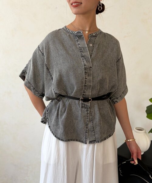 Chez toi(シェトワ)の「【体型カバー】【2WAY仕様】パウダー加工デニムドルマンブラウス(シャツ/ブラウス・レディース・グレー/サックスブルー/インディゴブルー・FREE)」の2枚目の写真