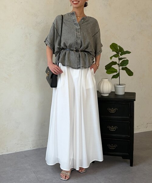 Chez toi(シェトワ)の「【体型カバー】【2WAY仕様】パウダー加工デニムドルマンブラウス(シャツ/ブラウス・レディース・グレー/サックスブルー/インディゴブルー・FREE)」の20枚目の写真