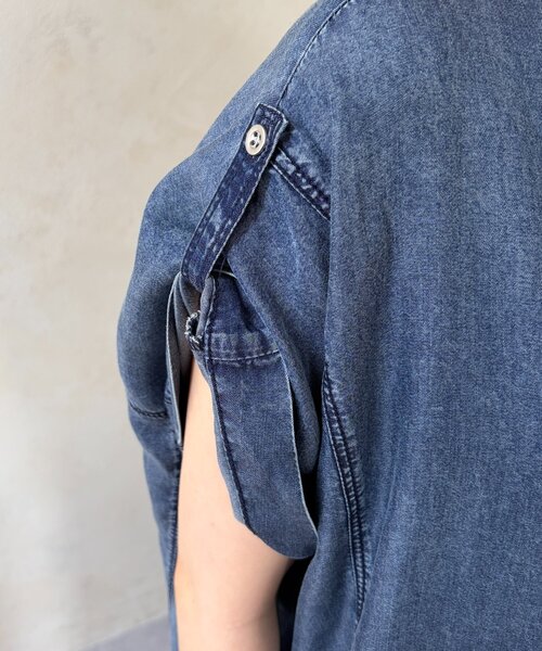 Chez toi(シェトワ)の「【体型カバー】【2WAY仕様】パウダー加工デニムドルマンブラウス(シャツ/ブラウス・レディース・グレー/サックスブルー/インディゴブルー・FREE)」の5枚目の写真