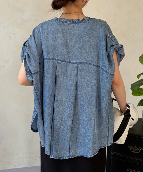 Chez toi(シェトワ)の「【体型カバー】【2WAY仕様】パウダー加工デニムドルマンブラウス(シャツ/ブラウス・レディース・グレー/サックスブルー/インディゴブルー・FREE)」の10枚目の写真