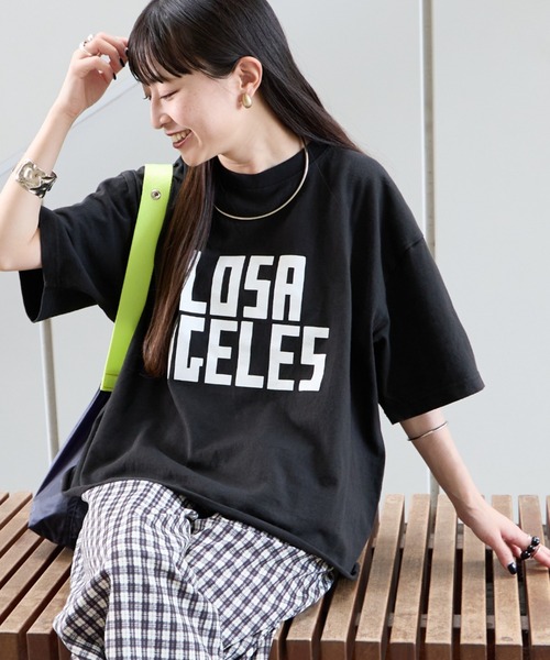 FUNG（ファング）の「[FUNG/ファング] L.A FRONT カットオフ プリントTシャツ（Tシャツ/カットソー・レディース・ブラック/ホワイト・M）」の2枚目の写真