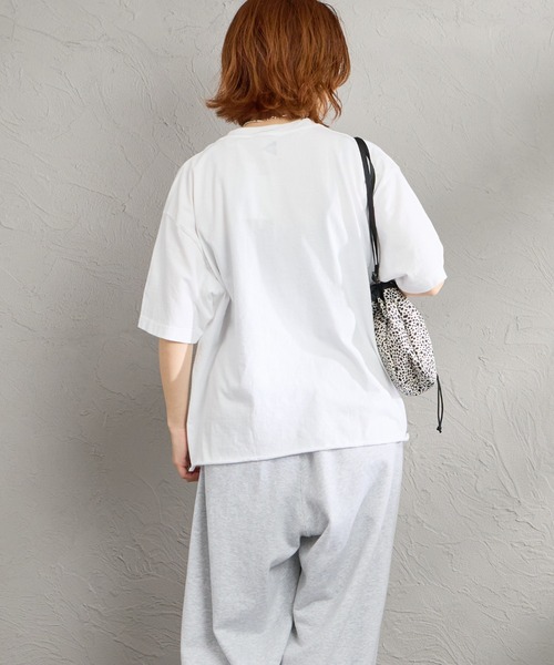 FUNG（ファング）の「[FUNG/ファング] L.A FRONT カットオフ プリントTシャツ（Tシャツ/カットソー・レディース・ブラック/ホワイト・M）」の6枚目の写真