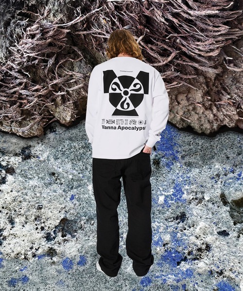VANS（バンズ）の「ED DAVIS Tシャツ / ED DAVIS LS TEE BLANC DE BLANC VN000VT2JVY1（Tシャツ/カットソー・メンズ・ホワイト・XX-LARGE/X-LARGE/LARGE/MEDIUM/SMALL）」の10枚目の写真