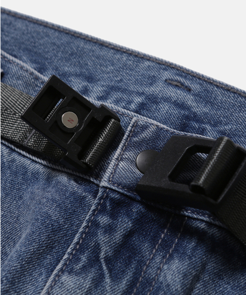 MOIF（モイフ）の「[SS26] WIDE 6P BELTED DENIM PANTS / WASHED INDIGO（デニムパンツ・メンズ・その他・1(S)/2(M)/3(L)）」の6枚目の写真