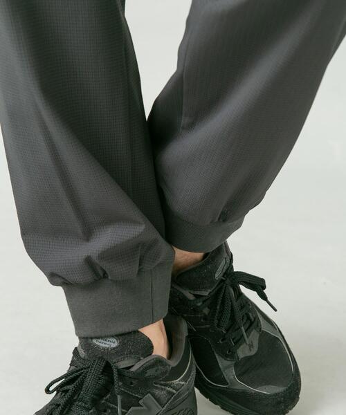 URBAN RESEARCH ROSSO MEN(アーバンリサーチロッソメン)の「『WEB限定』『XLサイズあり』『吸水速乾』Air Stretch ジョガーパンツ(その他パンツ・メンズ・ネイビー/ブラウン/チャコールグレー/ブラック・SMALL/X-LARGE/LARGE/MEDIUM)」の6枚目の写真