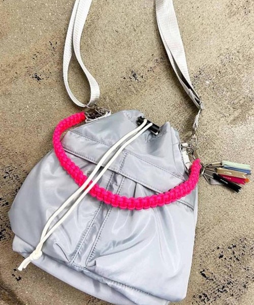 BACKYARD FAMILY(バックヤードファミリー)の「cheek チーク kinchaku code 2WAY tote(トートバッグ・レディース・カーキ/ブラック/グレー/パープル/イエロー/オレンジ/ベージュ/グリーン/ピンク/ホワイト・FREE)」の1枚目の写真