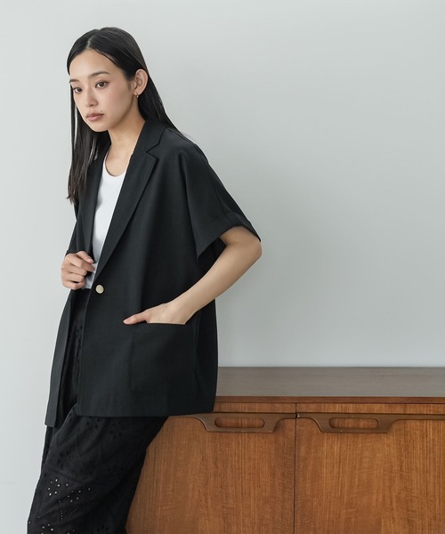 mili an deni(ミリアンデニ)の「半袖リネンタッチテーラージャケット(テーラードジャケット・レディース・ナチュラル/チャコールグレー/ブラウン/ブラック・M)」の7枚目の写真