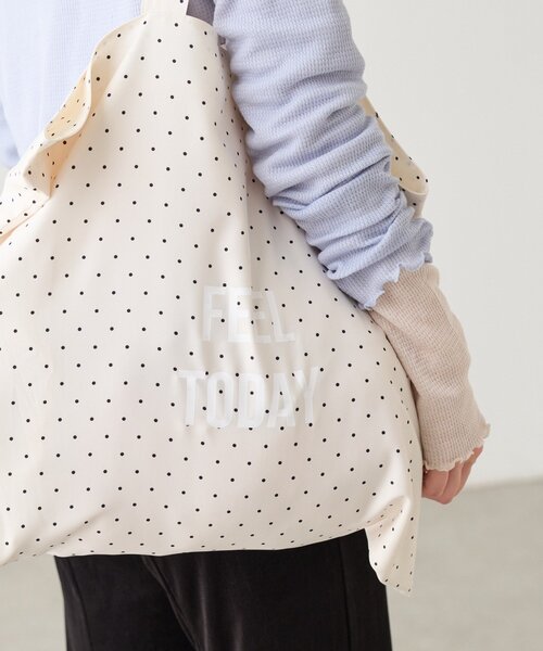 Kastane(カスタネ)の「【一部店舗限定/5色展開/A4収納可】B アソートプリントBAG(トートバッグ・レディース・ベージュ/オレンジ/アイボリー/ブラック/サックスブルー・FREE)」の8枚目の写真