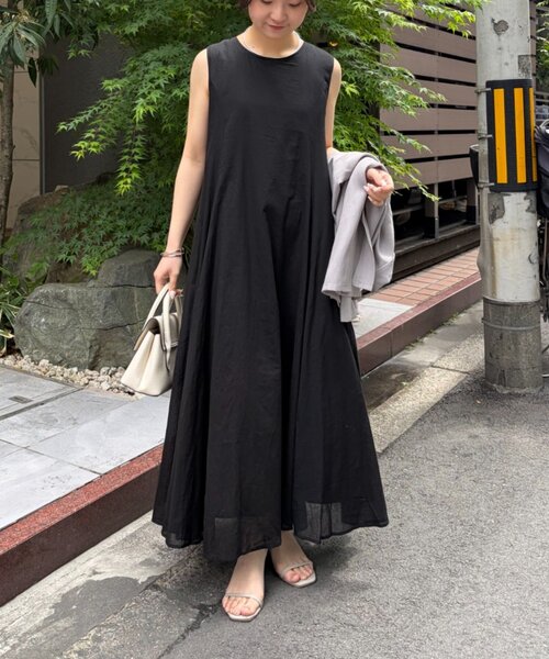 Jena espace merveilleux(ジェナ エスパスメルヴェイユ)の「コットンボイルノースリワンピース(ワンピース・レディース・アイボリー/ブラック・FREE)」の6枚目の写真