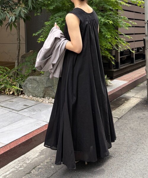 Jena espace merveilleux(ジェナ エスパスメルヴェイユ)の「コットンボイルノースリワンピース(ワンピース・レディース・アイボリー/ブラック・FREE)」の7枚目の写真