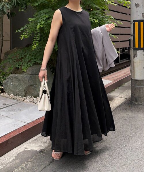 Jena espace merveilleux(ジェナ エスパスメルヴェイユ)の「コットンボイルノースリワンピース(ワンピース・レディース・アイボリー/ブラック・FREE)」の9枚目の写真