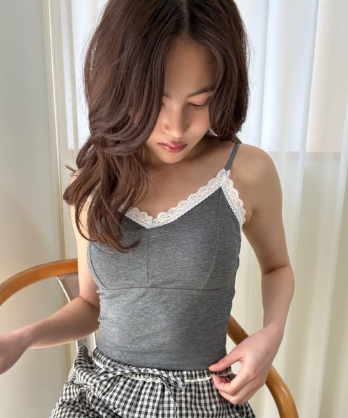 FUULLY STUDIO(フーリィーステューディオ)の「レーストリムカップ付きキャミソール(キャミソール・レディース・グレー/ホワイト/ブラック・FREE)」の14枚目の写真