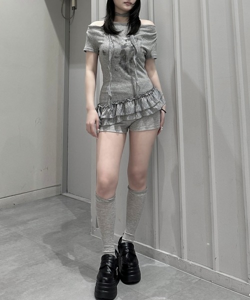 Never mind the XU / Chikashitsu+（ネバーマインド ザ エックスユー / チカシツプラス）の「【nmtc+】Drape Neck Frill Tee Scarf Set / 【エヌエムティーシープラス】ドレープネックフリルスカーフセットTシャツ（Tシャツ/カットソー・レディース・ホワイト/グレー/チャコール・ONE SIZE）」の19枚目の写真