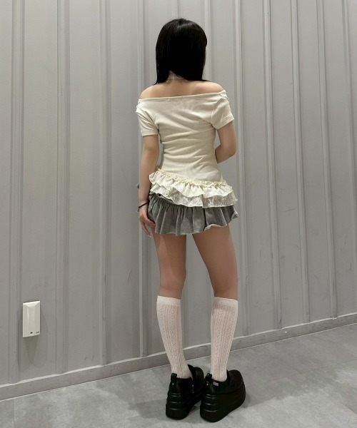 Never mind the XU / Chikashitsu+（ネバーマインド ザ エックスユー / チカシツプラス）の「【nmtc+】Drape Neck Frill Tee Scarf Set / 【エヌエムティーシープラス】ドレープネックフリルスカーフセットTシャツ（Tシャツ/カットソー・レディース・ホワイト/グレー/チャコール・ONE SIZE）」の7枚目の写真