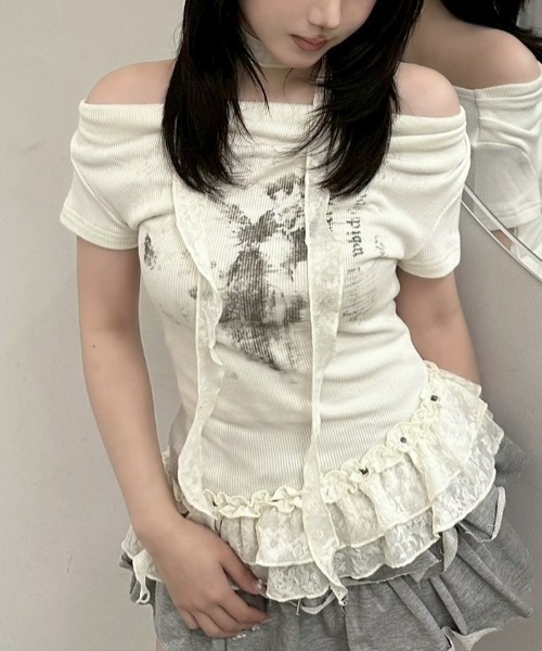 Never mind the XU / Chikashitsu+（ネバーマインド ザ エックスユー / チカシツプラス）の「【nmtc+】Drape Neck Frill Tee Scarf Set / 【エヌエムティーシープラス】ドレープネックフリルスカーフセットTシャツ（Tシャツ/カットソー・レディース・ホワイト/グレー/チャコール・ONE SIZE）」の9枚目の写真