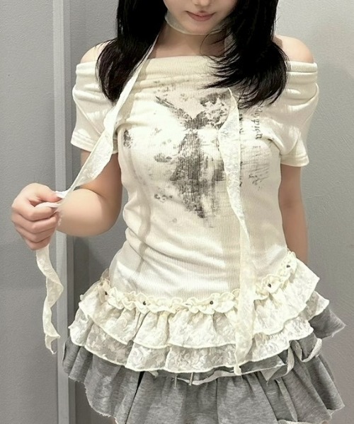 Never mind the XU / Chikashitsu+（ネバーマインド ザ エックスユー / チカシツプラス）の「【nmtc+】Drape Neck Frill Tee Scarf Set / 【エヌエムティーシープラス】ドレープネックフリルスカーフセットTシャツ（Tシャツ/カットソー・レディース・ホワイト/グレー/チャコール・ONE SIZE）」の11枚目の写真