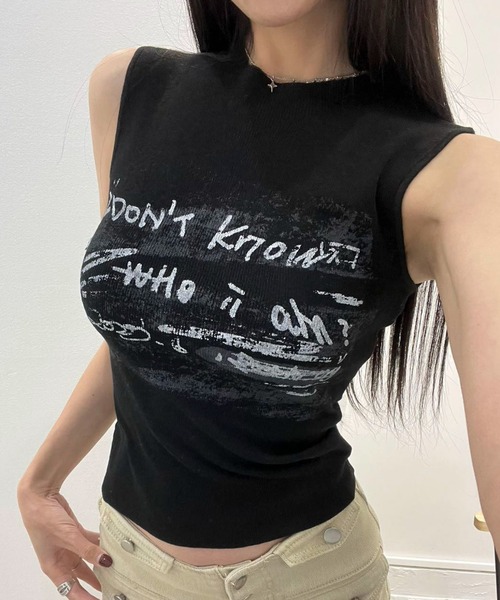 AVYL(アヴィル)の「ニュアンスグラフィック ノースリーブサマーニットトップス(タンクトップ・レディース・ホワイト/ブラック・M)」の1枚目の写真