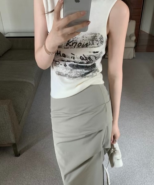 AVYL(アヴィル)の「ニュアンスグラフィック ノースリーブサマーニットトップス(タンクトップ・レディース・ホワイト/ブラック・M)」の7枚目の写真