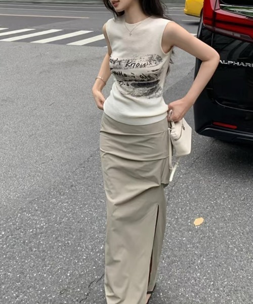 AVYL(アヴィル)の「ニュアンスグラフィック ノースリーブサマーニットトップス(タンクトップ・レディース・ホワイト/ブラック・M)」の4枚目の写真
