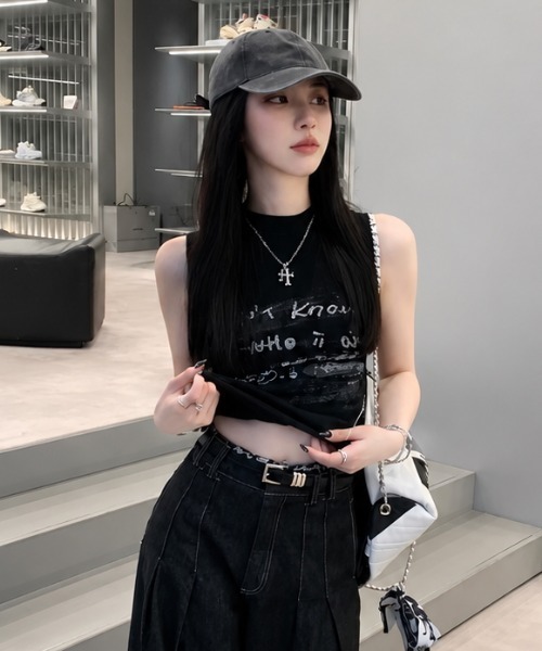 AVYL(アヴィル)の「ニュアンスグラフィック ノースリーブサマーニットトップス(タンクトップ・レディース・ホワイト/ブラック・M)」の10枚目の写真