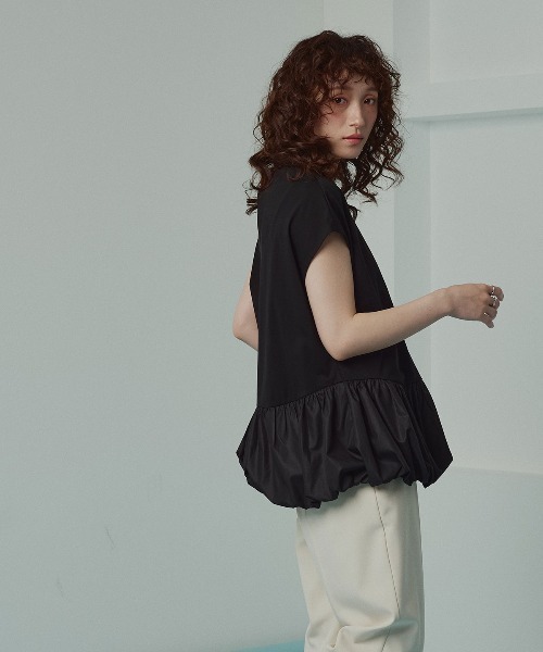 W:Huku（フーク）の「ドッキング バルーン ペプラム Tシャツ トップス / ノースリーブ フレンチスリーブ  袖なし/ Docked Balloon Peplum Tops（Tシャツ/カットソー・レディース・ブラック/オフホワイト・FREE）」の3枚目の写真