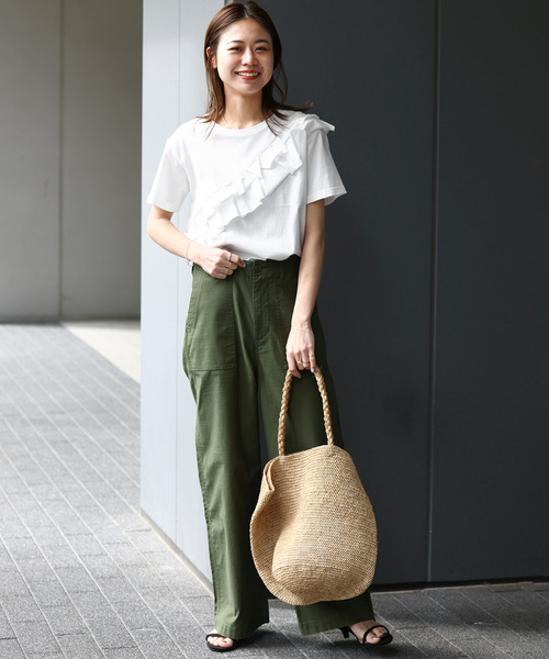 JOURNAL STANDARD relume(ジャーナルスタンダード レリューム)の「《WEB限定追加2》アシンメトリーフリルTEE(Tシャツ/カットソー・レディース・ブラック/ホワイト・FREE)」の20枚目の写真