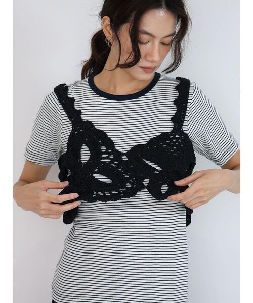 FIKA.（フィーカ）の「Flower crochet knit Bustier（その他トップス・レディース・オフホワイト/ブラック・MEDIUM）」の11枚目の写真