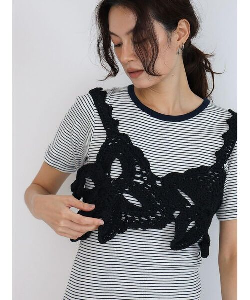 FIKA.（フィーカ）の「Flower crochet knit Bustier（その他トップス・レディース・オフホワイト/ブラック・MEDIUM）」の4枚目の写真