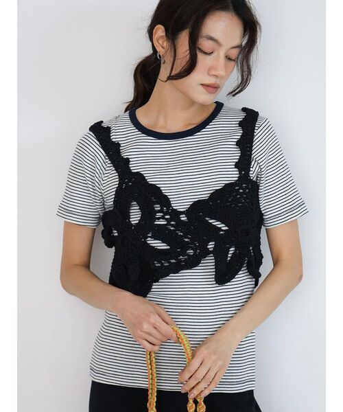 FIKA.（フィーカ）の「Flower crochet knit Bustier（その他トップス・レディース・オフホワイト/ブラック・MEDIUM）」の2枚目の写真