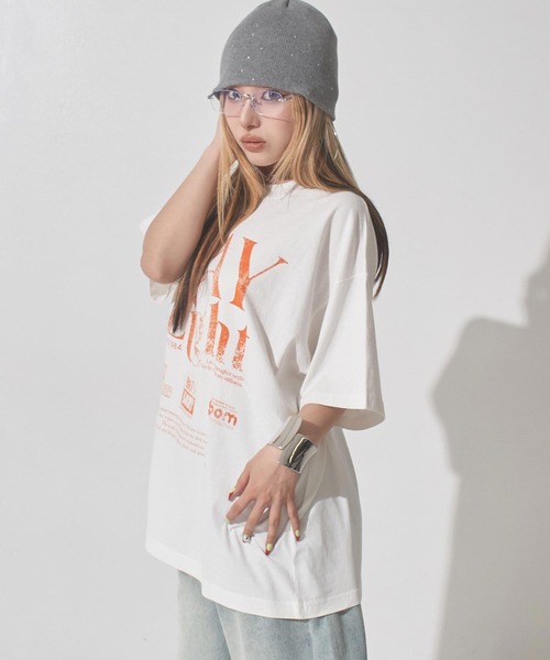 ANAP（アナップ）の「ピグメント加工ロゴプリントオーバーサイズTシャツ（Tシャツ/カットソー・レディース・ダークグレー/オフホワイト/ベージュ系その他・F）」の6枚目の写真