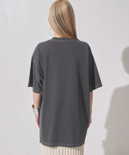 ANAP（アナップ）の「ピグメント加工ロゴプリントオーバーサイズTシャツ（Tシャツ/カットソー・レディース・ダークグレー/オフホワイト/ベージュ系その他・F）」の13枚目の写真