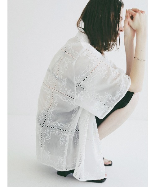 CLANE（クラネ）の「CLANE/クラネ/EMBROIDERY LACE BOX SHIRTS（シャツ/ブラウス・レディース・ブラック/ホワイト・1）」の4枚目の写真