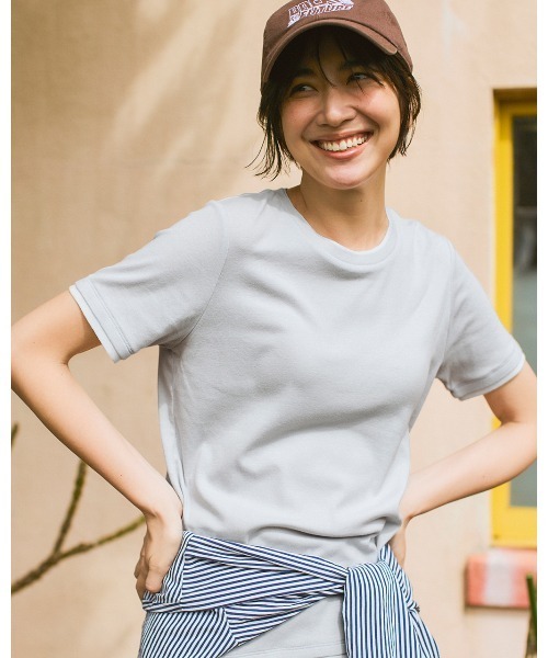 DoCLASSE( ドゥクラッセ)の「コットンガーゼ・配色クルーネック/半袖(Tシャツ/カットソー・レディース・パープル/レッド/ライトグリーン/イエロー/モカ/ブラック/ライトグレー/ダークネイビー・LL/3L/L/M/S)」の1枚目の写真