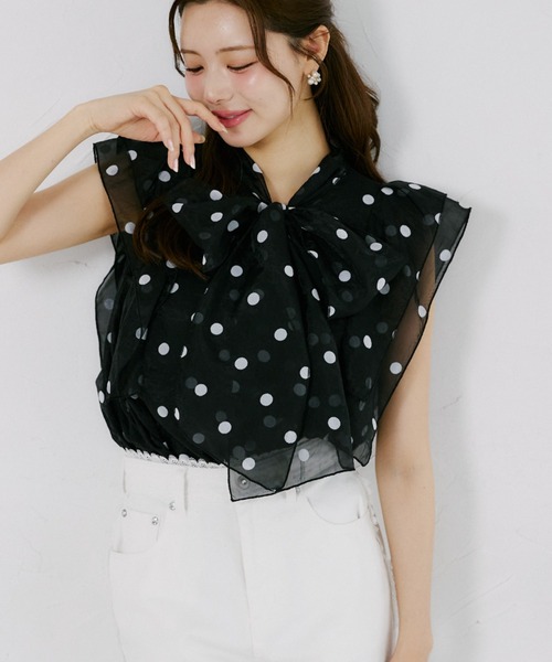 tocco closet(トッコ クローゼット)の「【ZOZO限定】ボウタイドットシアーノースリーブブラウス(シャツ/ブラウス・レディース・ブラック/オフホワイト・M)」の1枚目の写真