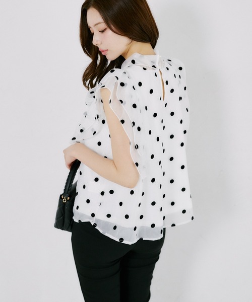 tocco closet(トッコ クローゼット)の「【ZOZO限定】ボウタイドットシアーノースリーブブラウス(シャツ/ブラウス・レディース・ブラック/オフホワイト・M)」の7枚目の写真