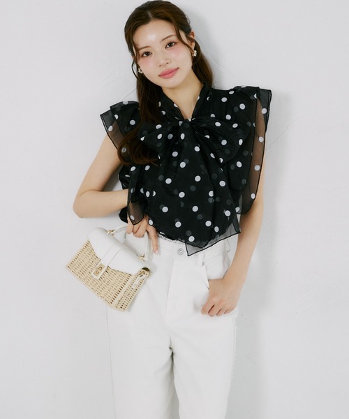 tocco closet(トッコ クローゼット)の「【ZOZO限定】ボウタイドットシアーノースリーブブラウス(シャツ/ブラウス・レディース・ブラック/オフホワイト・M)」の4枚目の写真